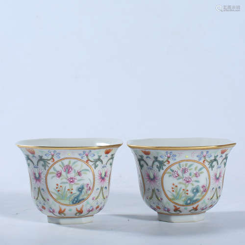 A pair of Daoguang pastel cups in the Qing Dynasty