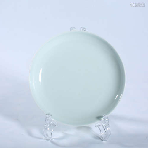 Yongzheng blue glazed plate in Qing Dynasty