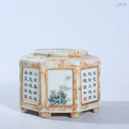 Qianlong pastel octagonal pen holder in Qing Dynasty