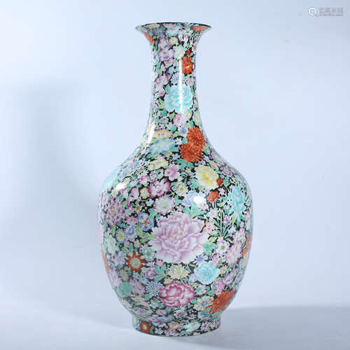 Qing Dynasty Qianlong pastel flower pattern bottle