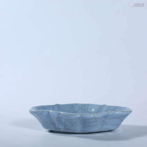 Qianlong blue glaze brush washing in Qing Dynasty