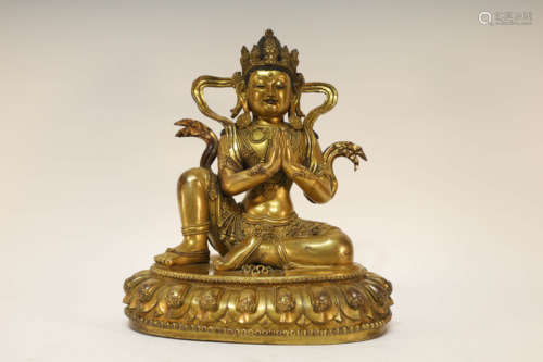 A Gilt Bronze Guanyin Statue