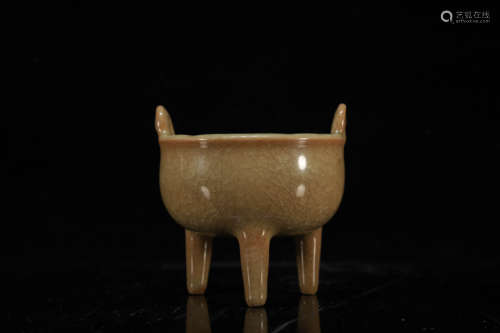 Ge Yao Tripod Censer with Ears