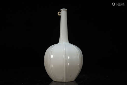 Ding Yao Clover-Shape Vase