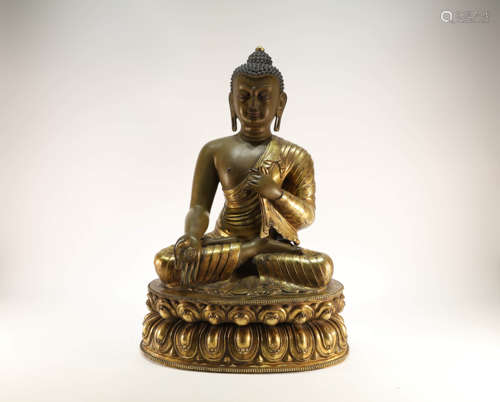 A Gilt Bronze Sakyamuni Statue