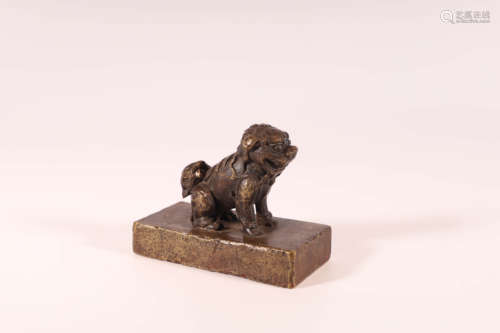 Bronze lion twisted seal