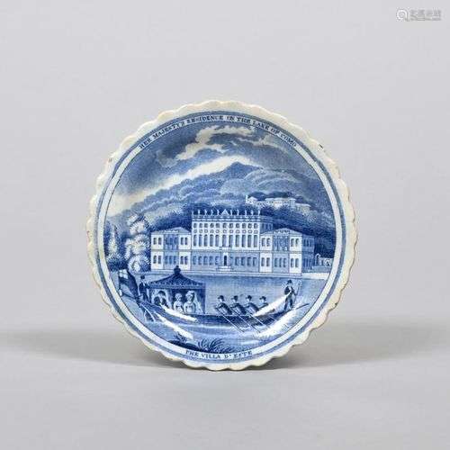 REINE CAROLINE Rare petit plat en porcelaine bleu et blanc, ...