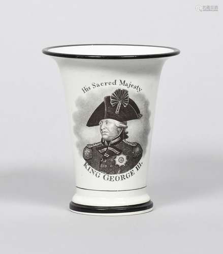 1820 GEORGE III IN MEMORIAM Vase en céramique perlée, c.1820...