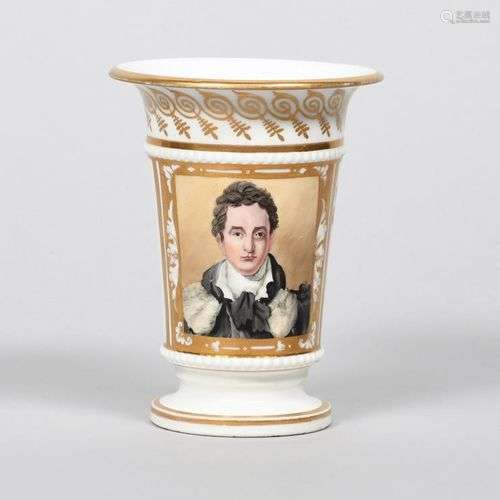 MARQUISE DE LONDRES Vase en porcelaine anglaise, vers 1820-2...