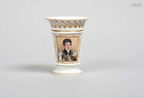 GEORGE IV Vase en porcelaine anglaise, vers 1820-25, probabl...