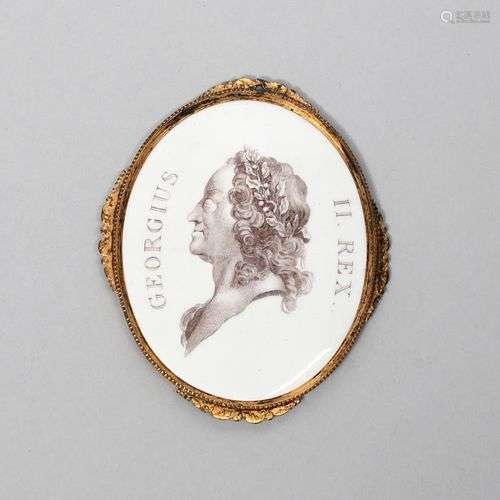 GEORGE II Plaque de portrait ovale en émail de Battersea, ve...