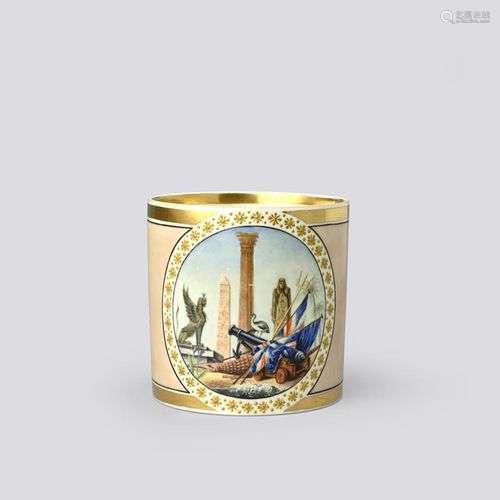 BATAILLE DU NILE Tasse de Derby, vers 1798, le corps cylindr...