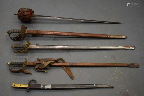 FIVE ANTIQUE MILITARY SWORDS including naval examples.