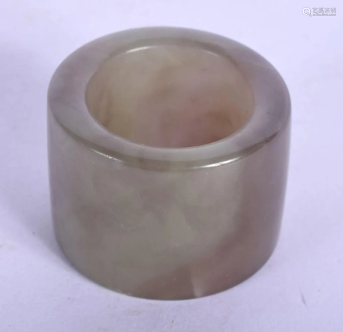 A CHINESE QING DYNASTY CARVED AGATE ARCHERS RING of