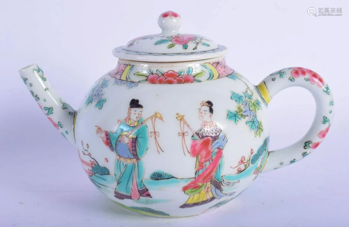 A 19TH CENTURY CHINESE FAMILLE ROSE PORCELAIN TEAPOT