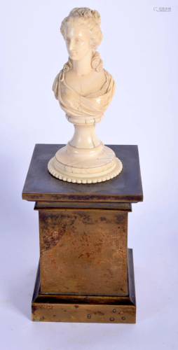 A LARGE 19TH CENTURY EUROPEAN CARVED IVORY PEDESTAL