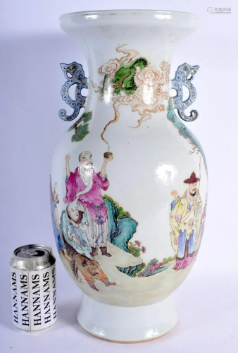 A LARGE 19TH CENTURY CHINESE TWIN HANDLED PORCELAIN
