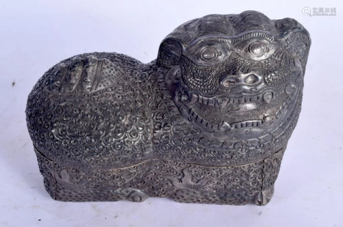 AN ANTIQUE THAI SILVER BOX AND COVER modelled as a