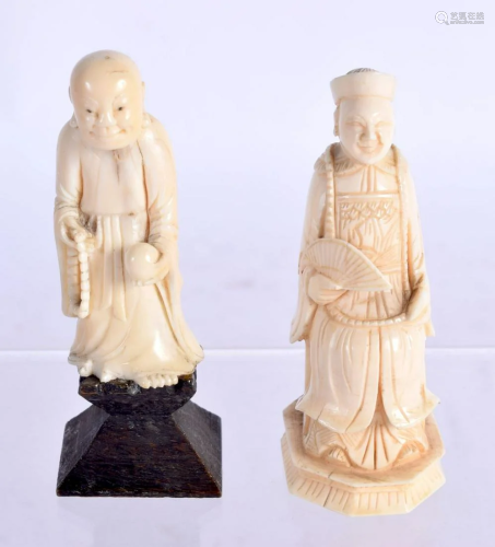 TWO 19TH CENTURY CHINESE CARVED IVORY FIGURES Qing. 88