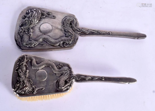 A LATE 19TH CENTURY CHINESE EXPORT SILVER HAMMERED