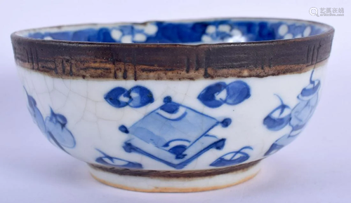 A 19TH CENTURY CHINESE BLUE AND WHITE CRACKLE GLAZED