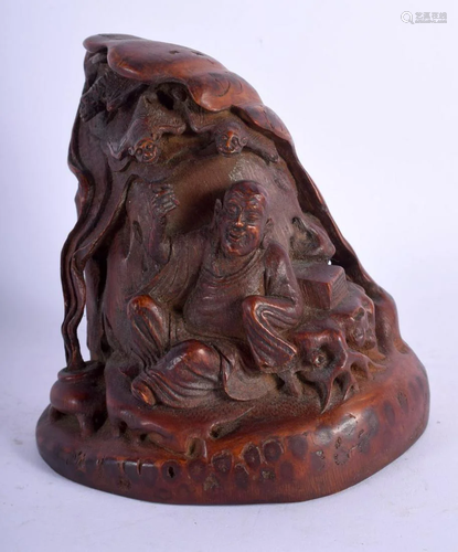 AN EARLY 20TH CENTURY CHINESE CARVED BAMBOO MOUNT…