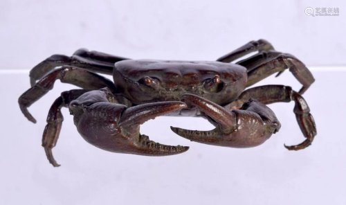 A JAPANESE BRONZE CRAB OKIMONO. 11 cm x 9 cm.