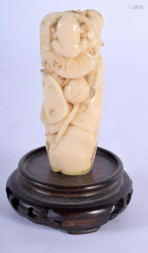 A 19TH CENTURY JAPANESE MEIJI PERIOD CARVED IVORY