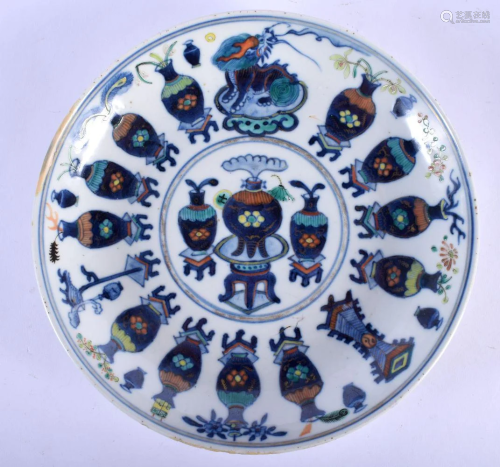 A 19TH CENTURY CHINESE BLUE AND WHITE DOUCAI PORCELAIN