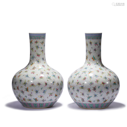 Pair Famille roe Globular Vases, Guangxu Mark