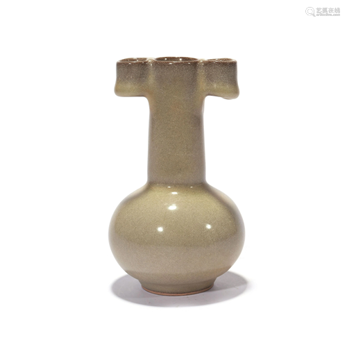 A Celadon Glazed Arrow Vase