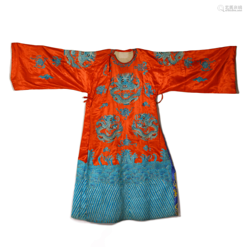 An Embroidered Woman Dragon Robe
