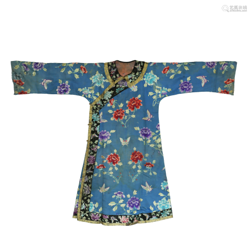 An Embroidered Blue Satin Peony Robe