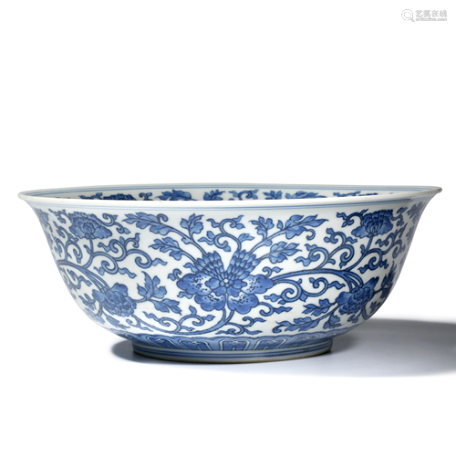 A Blue And White Interlocking Flower Bowl