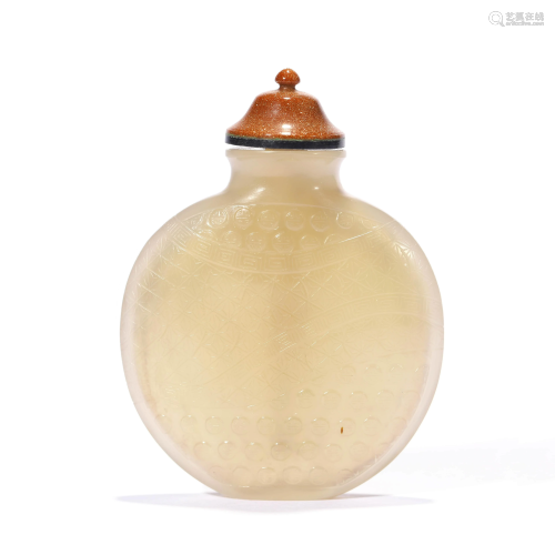 A Oblate Agate Snuff Bottle
