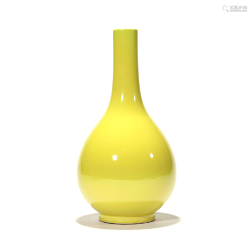 A Yellow Glaze Bottle Vase