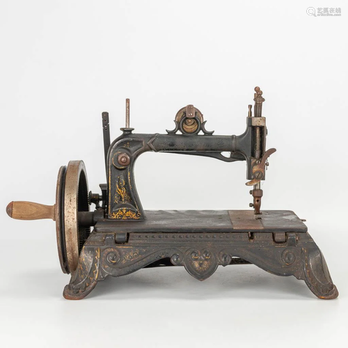 A antique small sewing machine. Around 1900. Bremer en