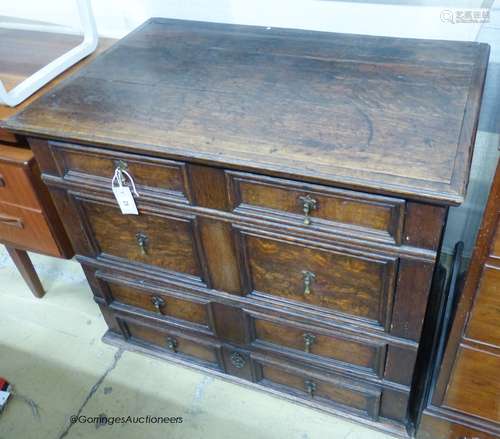 An early 18th century oak chest of drawers, width 89cm, dept...