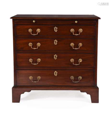 A GEORGE III MAHOGANY BACHELOR'S CHEST OF DRAWERS, CIRCA 178...