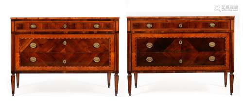 Y A PAIR OF ITALIAN ROSEWOOD AND WALNUT NEOCLASSICAL COMMODE...