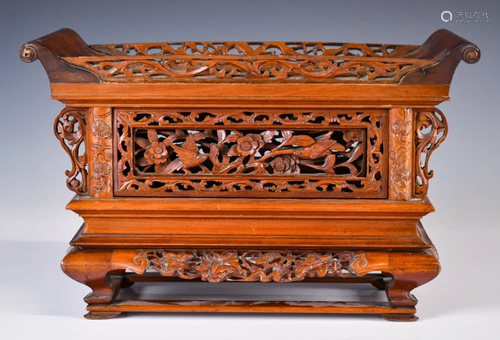 A Box Wood Table, Republican Period