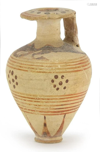 Proto-Corinthian elongated aryballos with lip and