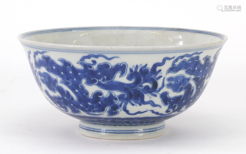 Chinese blue and white porcelain footed bowl finely