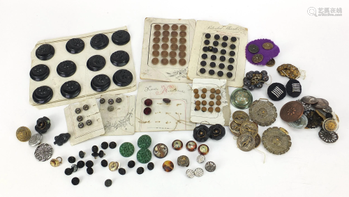 Antique and later buttons including Bakelite, Art Deco