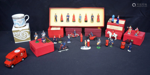 A Collection of vintage metal/lead collectable figures