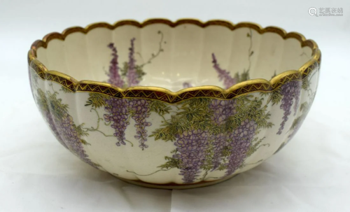 A Japanese Satsuma bowl decorated with flowers 10 x