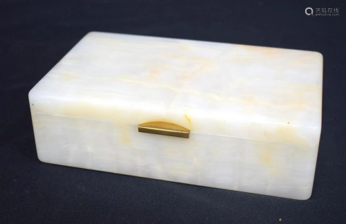 An Art Deco white onyx box by George Betjeman C1920. 5