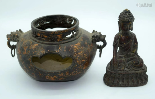 A Chinese bronze Censer with beast head handles