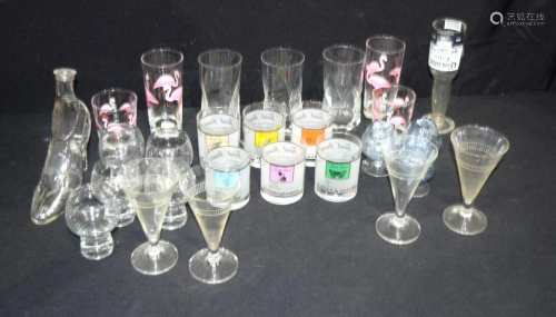 A collection of glass items (Qty).