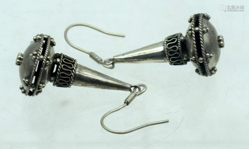 A pair of silver earrings. 5.5cm. (2).